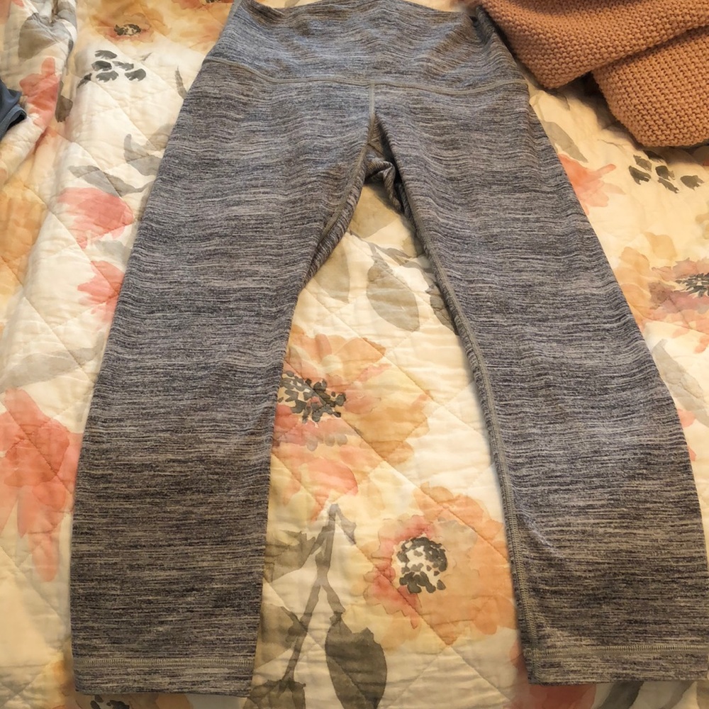 Lululemon high rise crop 21”